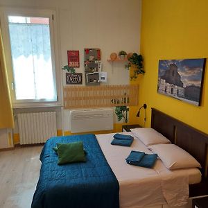 Camera con letto king size